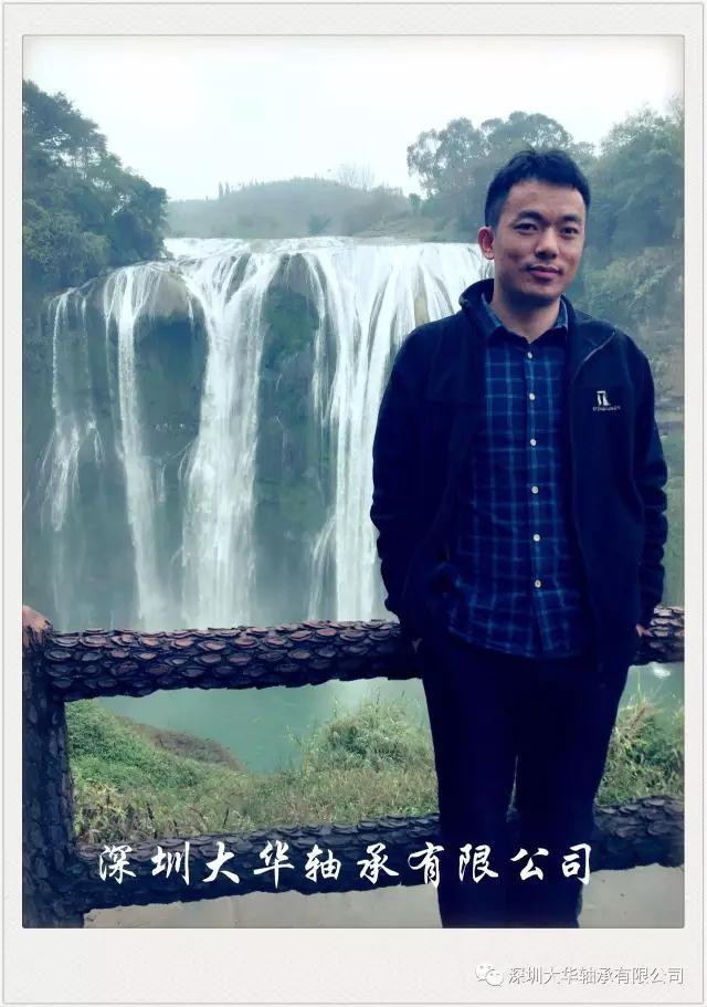 來一張浦經(jīng)理的特寫，有沒有長得很像李彥宏？